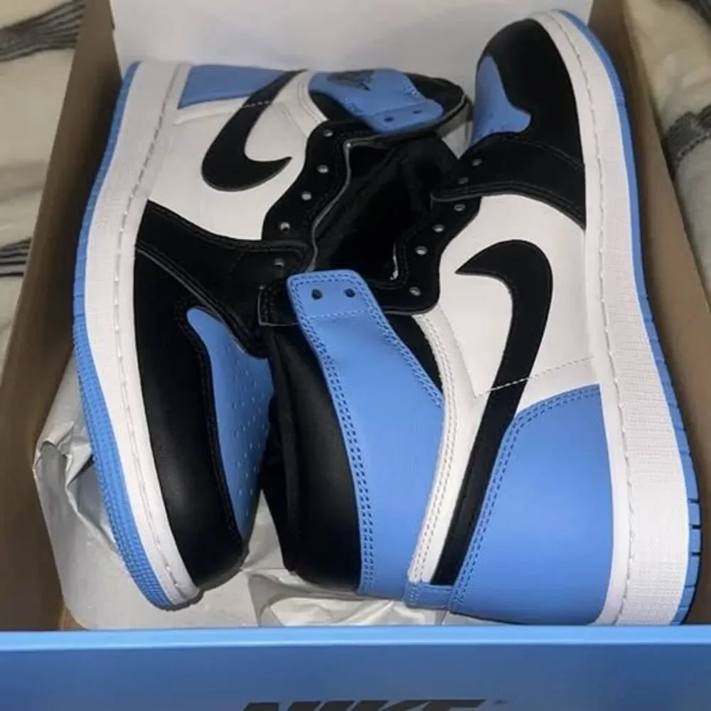 2023 Nike Air Jordan 1 Retro High UNC Toe University Blue Size 9 DS New in Box